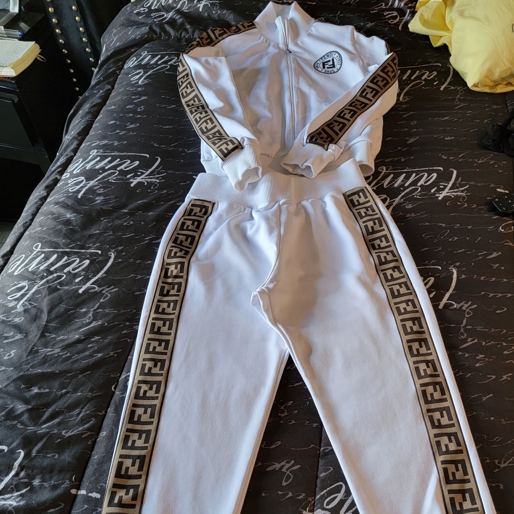 Sweatsuite